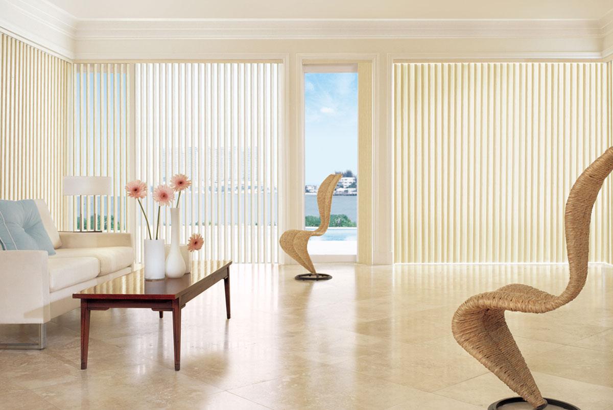 Cortina instalada em ambiente moderno